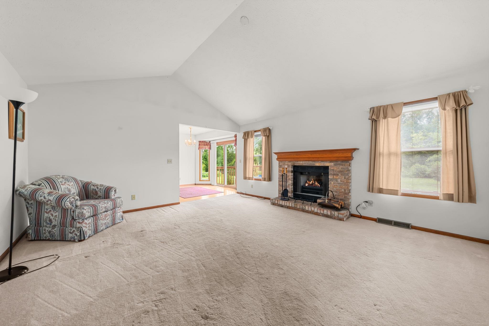 8974 North Pecatonica Road Pecatonica, IL 61063 - Photo 12 of 34