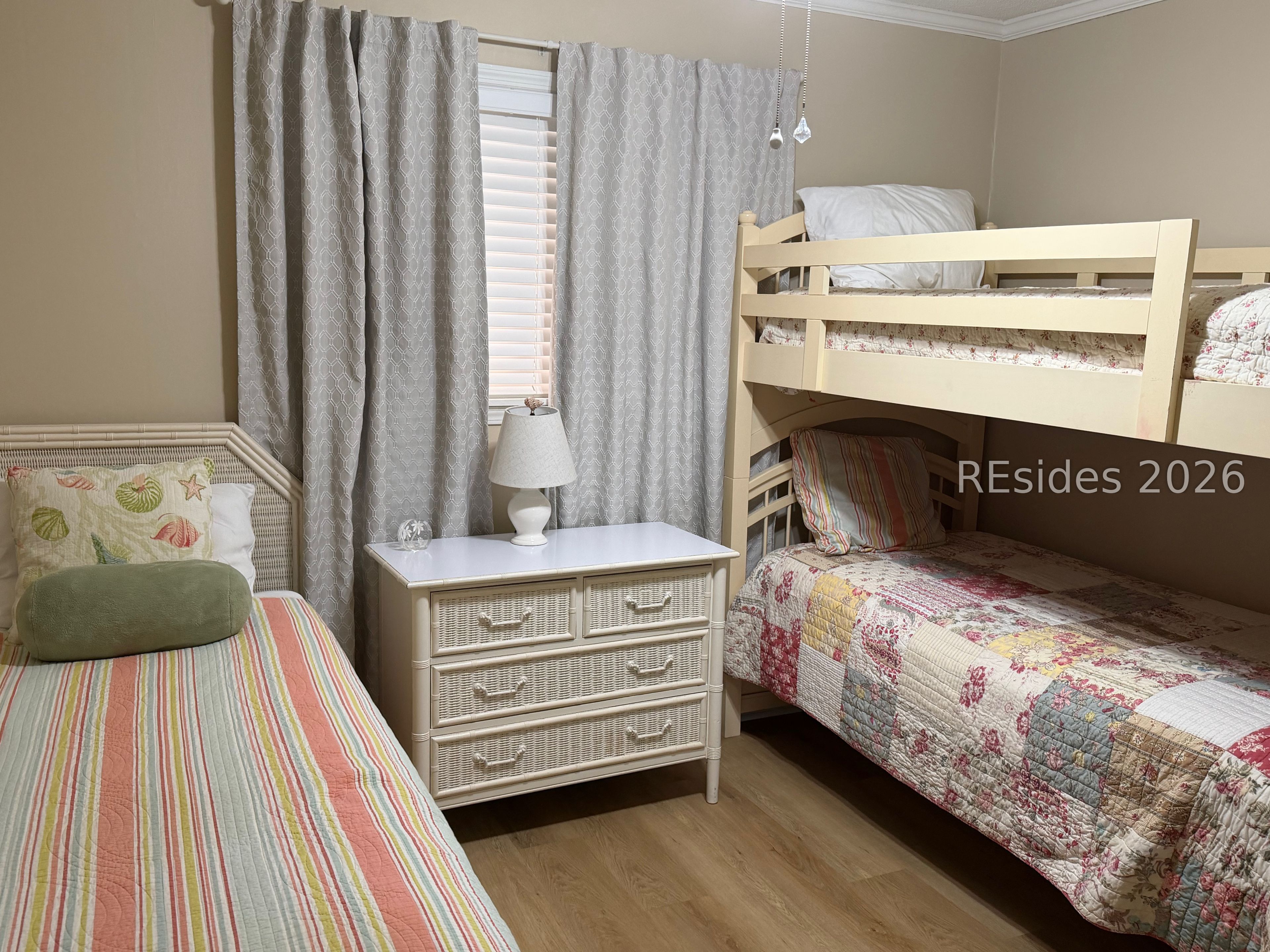 40 Folly Field Road, Unit C4 Hilton Head Island, SC 29928 - Photo 19 of 53 Guest bedroom