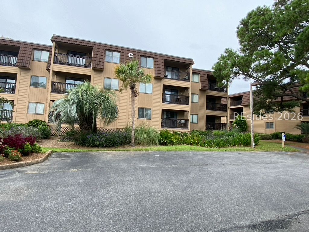 40 Folly Field Road, Unit C4 Hilton Head Island, SC 29928 - Photo 2 of 53 Front of C 4