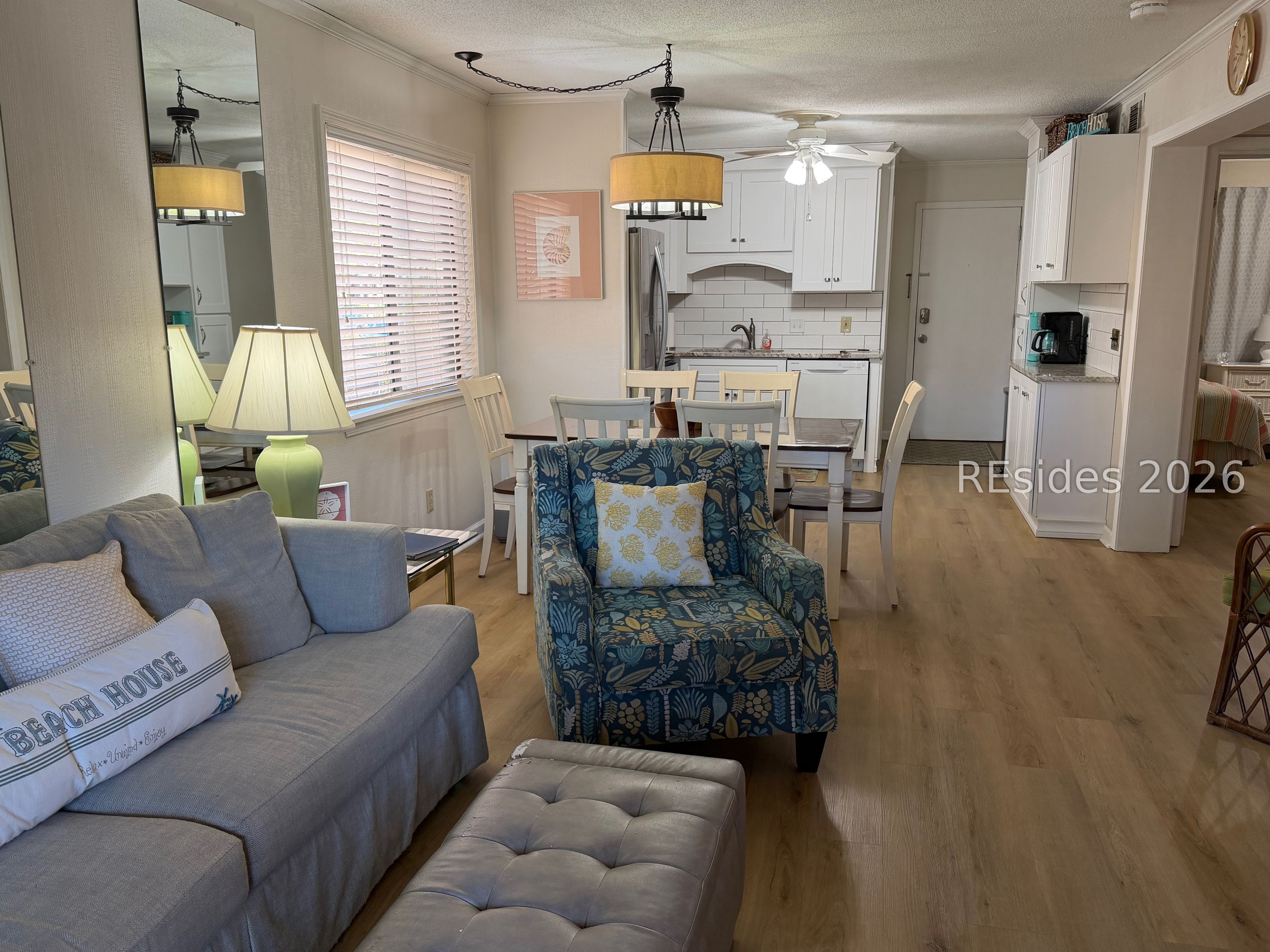 40 Folly Field Road, Unit C4 Hilton Head Island, SC 29928 - Photo 8 of 53 Nice and bright with extra window