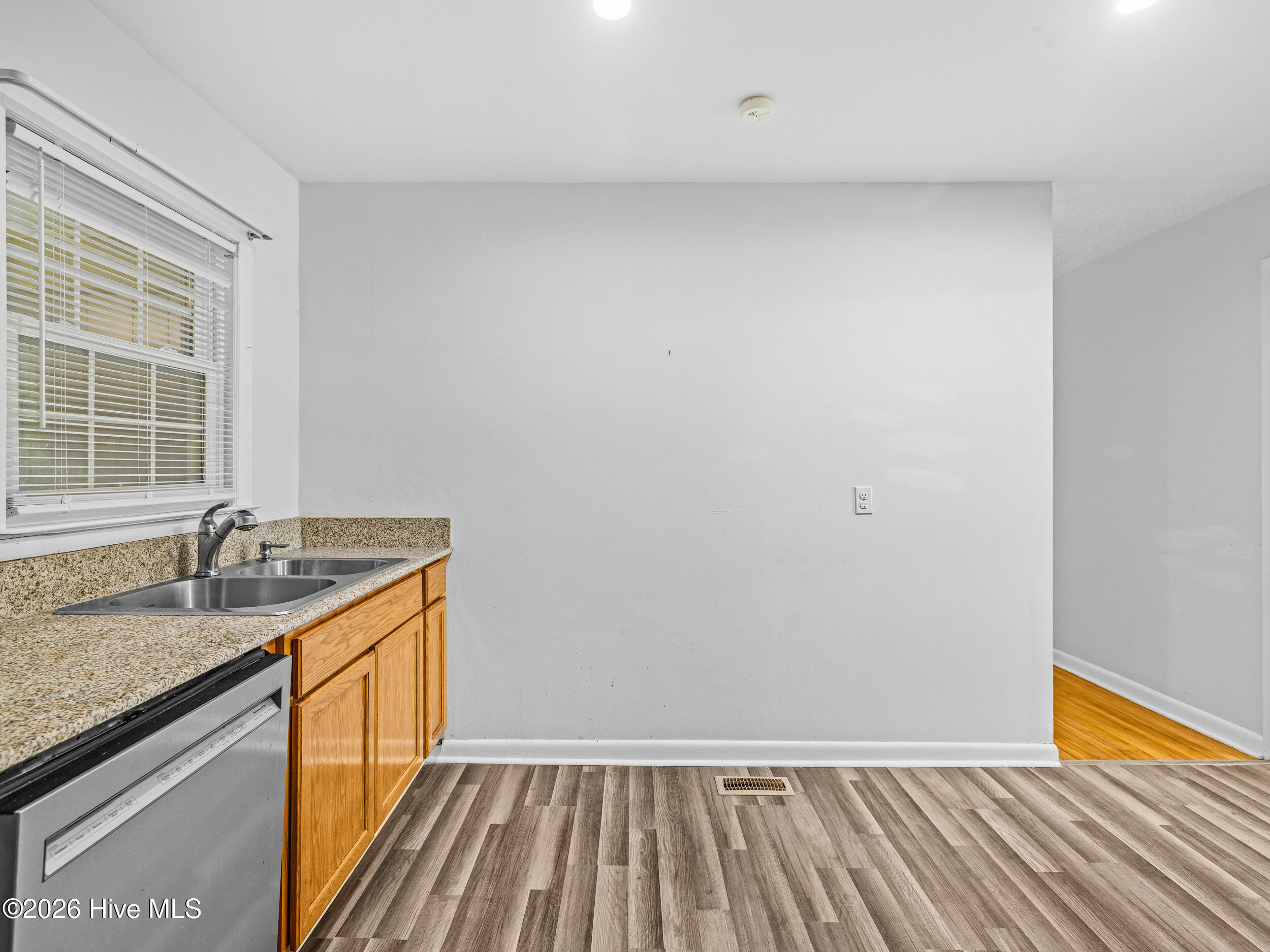 114 Country Club Road Jacksonville, NC 28546 - Photo 18 of 43 a02a0054