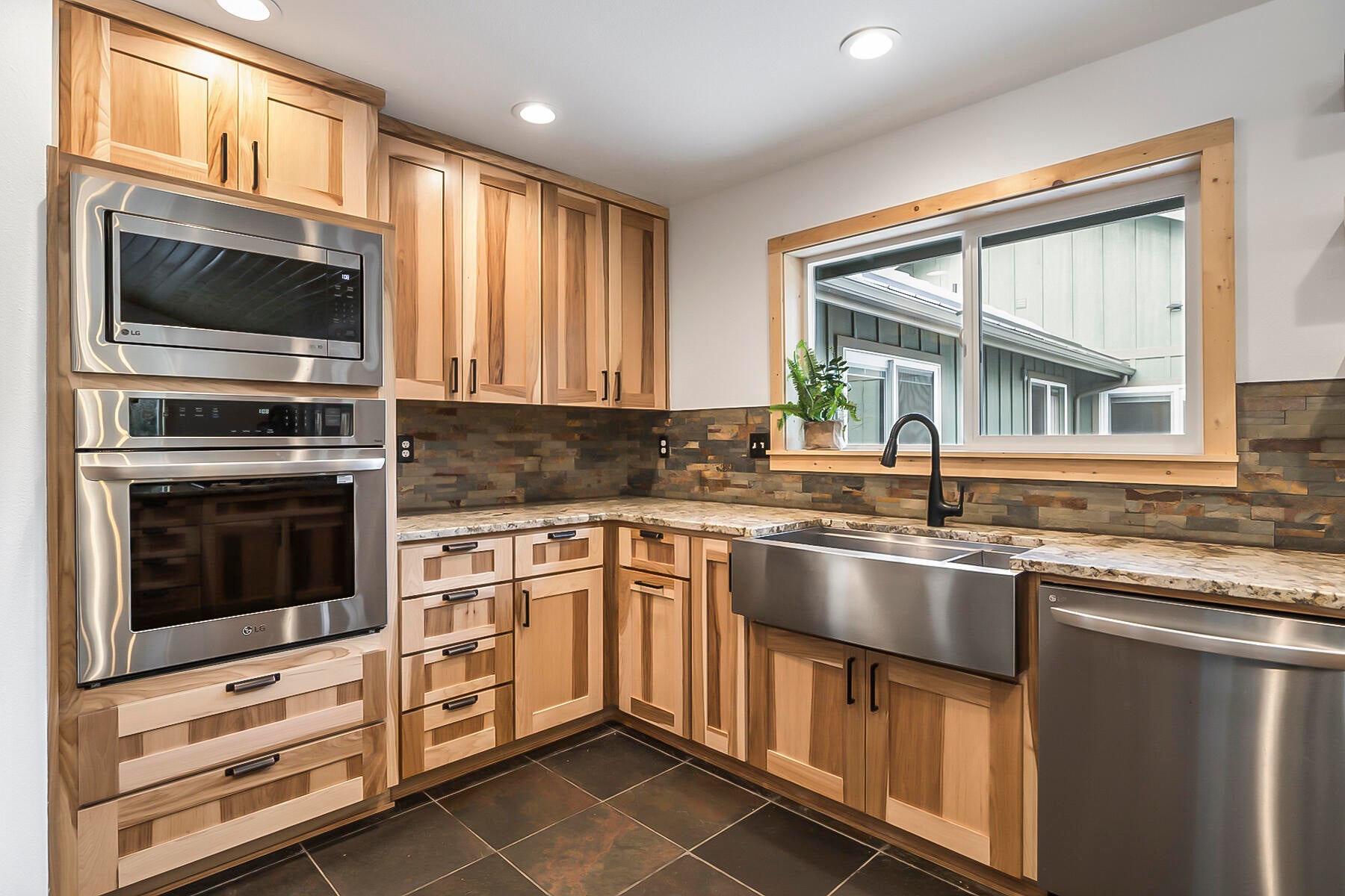 17246 Tholstrup Road Bend, OR 97707 - Photo 15 of 55 New Stainless Steel Appliances