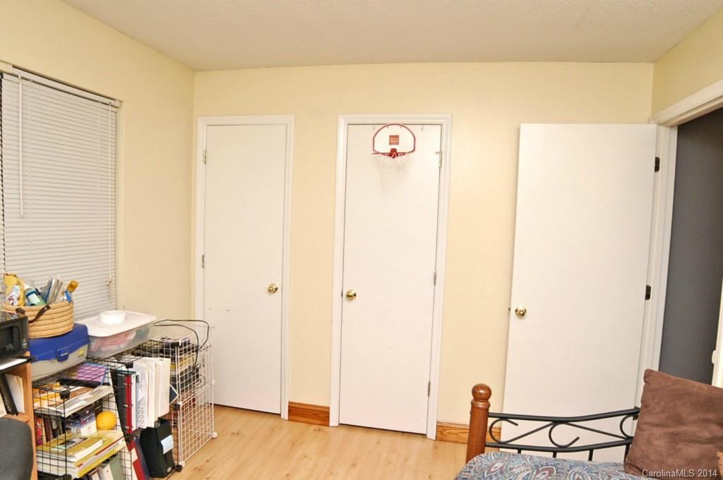 5915 Running Deer Road Charlotte, NC 28214 - Photo 17 of 24 Gallery Image 17
