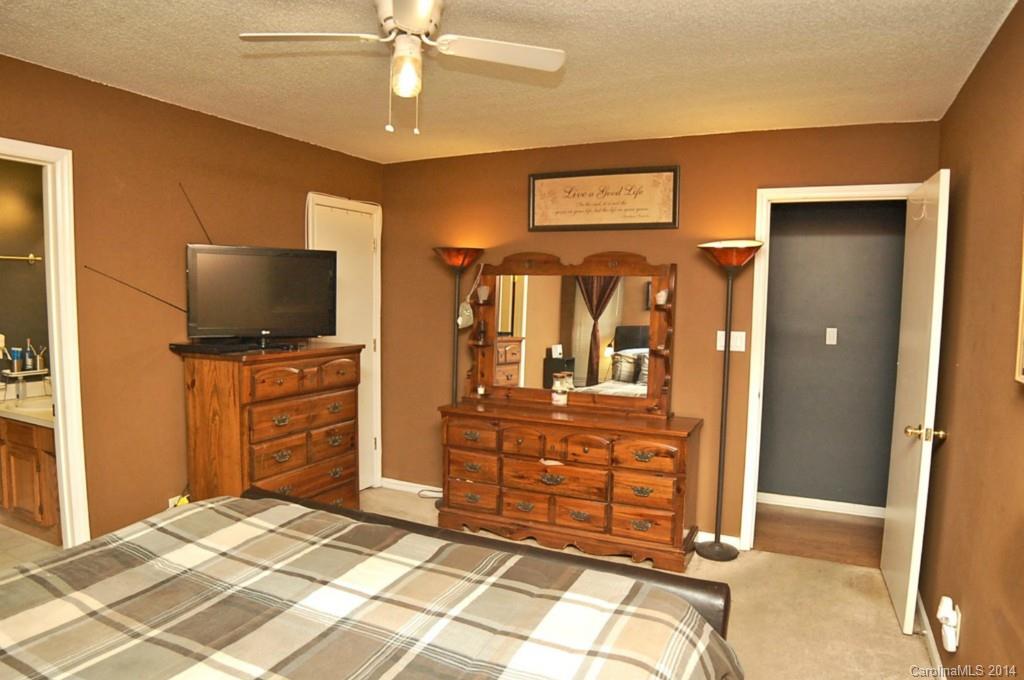 5915 Running Deer Road Charlotte, NC 28214 - Photo 19 of 24 Gallery Image 19