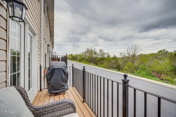 $229,000 | 704 Grays Pointe Court, Unit 39, Johnson City, TN 37615
