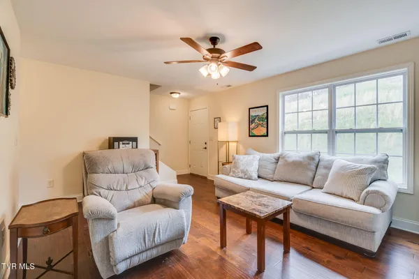 $229,000 | 704 Grays Pointe Court, Unit 39, Johnson City, TN 37615