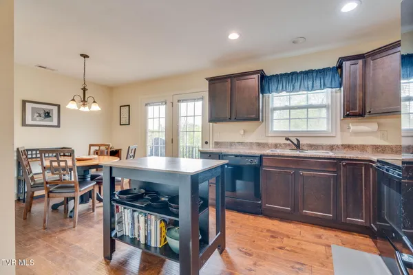 $229,000 | 704 Grays Pointe Court, Unit 39, Johnson City, TN 37615