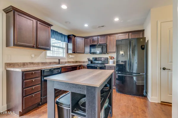 $229,000 | 704 Grays Pointe Court, Unit 39, Johnson City, TN 37615