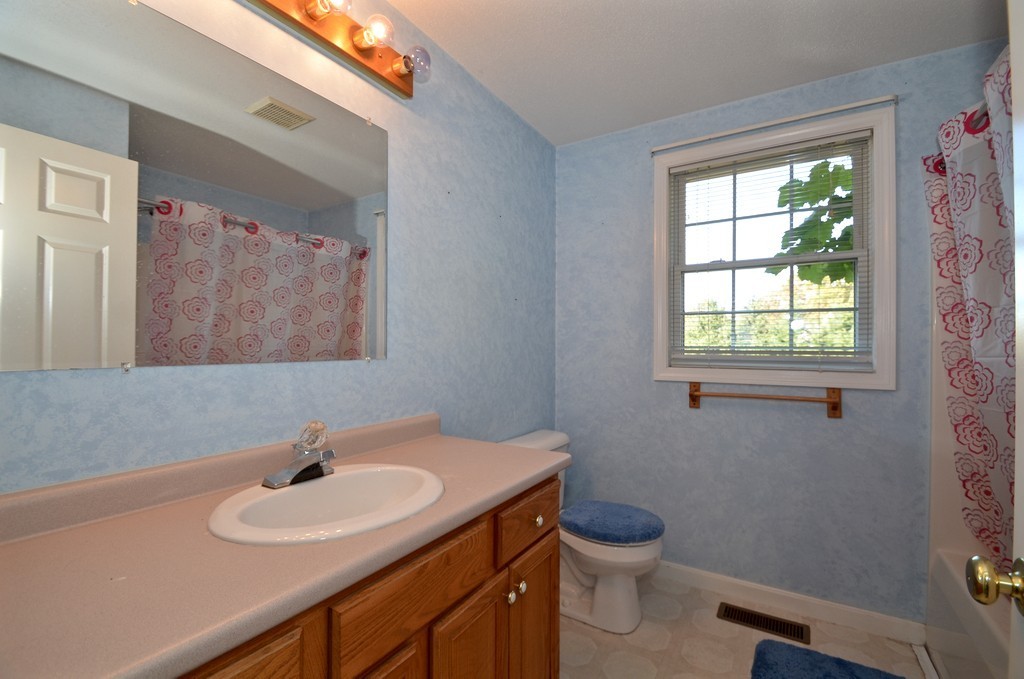 44 Lancaster Road Clinton, MA 01510 - Photo 25 of 30
