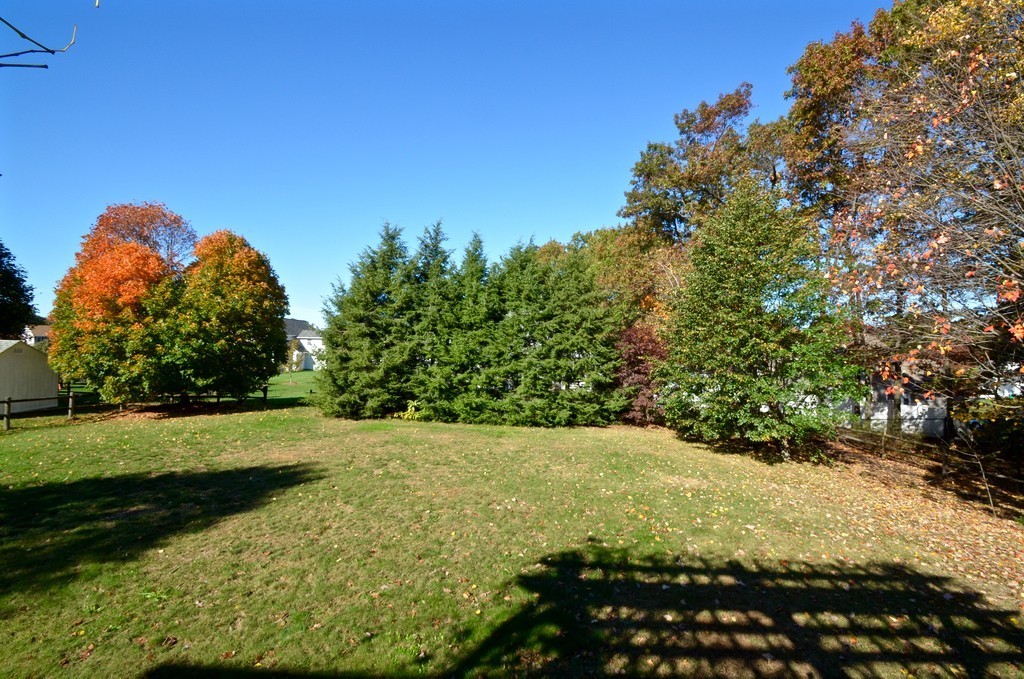 44 Lancaster Road Clinton, MA 01510 - Photo 6 of 30
