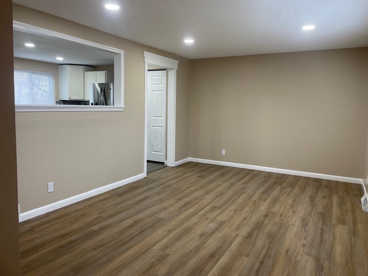 2091 Brittany Road Columbus, OH 43229 - Photo 11 of 24 R1 (11)