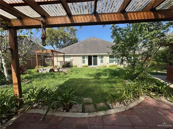 $2,000 | 4900 North E Street, McAllen, TX 78504