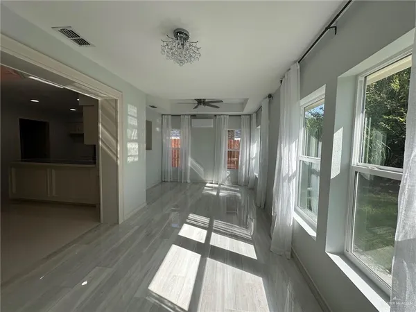 $2,000 | 4900 North E Street, McAllen, TX 78504