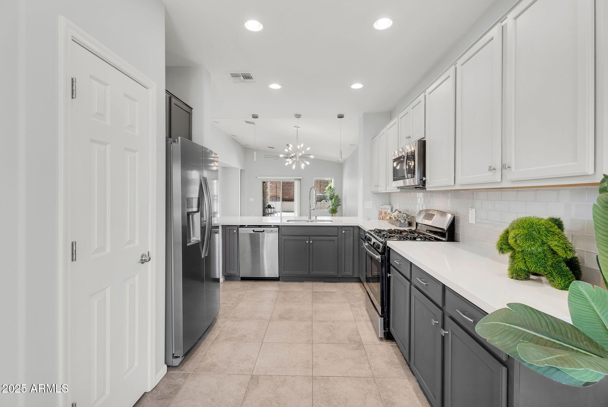 2759 East Mewes Road Gilbert, AZ 85298 - Photo 4 of 45 Kitchen
