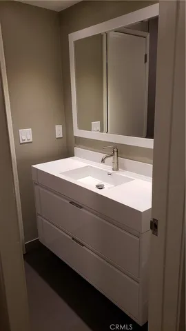 $3,200 | 215 Lower Cliff Drive, Unit D, Laguna Beach, CA 92651