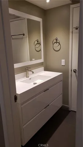 $3,200 | 215 Lower Cliff Drive, Unit D, Laguna Beach, CA 92651