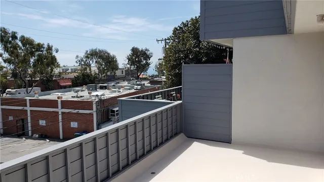 $3,200 | 215 Lower Cliff Drive, Unit D, Laguna Beach, CA 92651