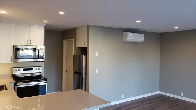 $3,200 | 215 Lower Cliff Drive, Unit D, Laguna Beach, CA 92651