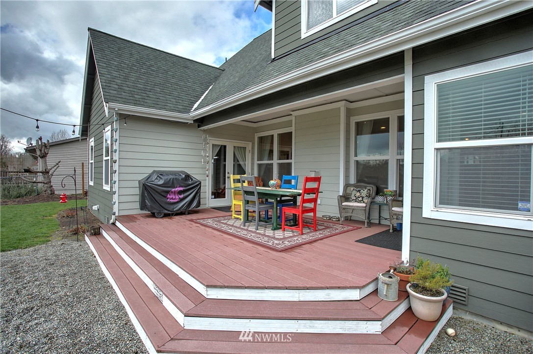 5615 Northeast 10th Street Renton, WA 98059 - Photo 35 of 35 a building outdoor space with patio furniture and garden
