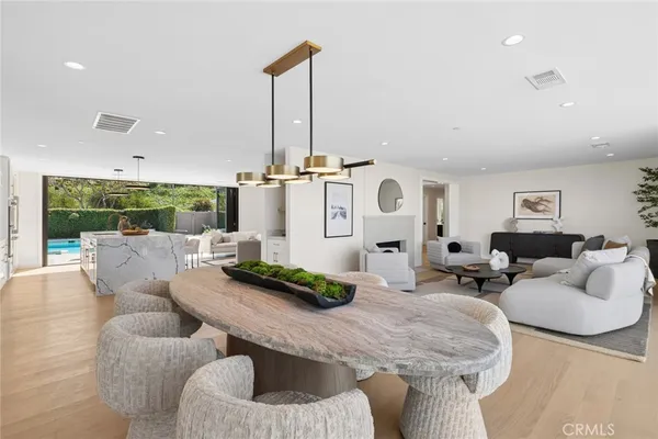 $5,485,000 | 2433 Blackthorn Street, Newport Beach, CA 92660