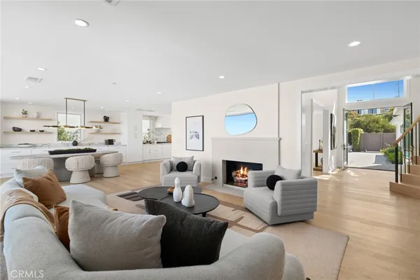 $5,485,000 | 2433 Blackthorn Street, Newport Beach, CA 92660