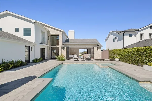 $5,485,000 | 2433 Blackthorn Street, Newport Beach, CA 92660