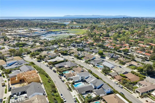 $5,485,000 | 2433 Blackthorn Street, Newport Beach, CA 92660