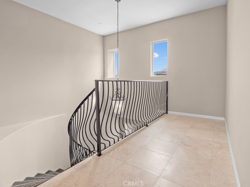 568 Vía Pueblo Riverside, CA 92507 - Photo 24 of 46 Beautiful landing on the 2nd floor