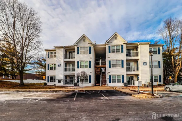 $435,000 | 1532 Waterford Drive, Edison, NJ 08817