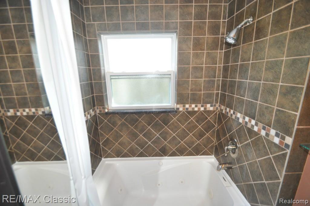 4407 West 14 Mile Road Royal Oak, MI 48073 - Photo 10 of 15