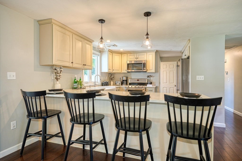 15 Wethersfield Road Natick, MA 01760 - Photo 4 of 39