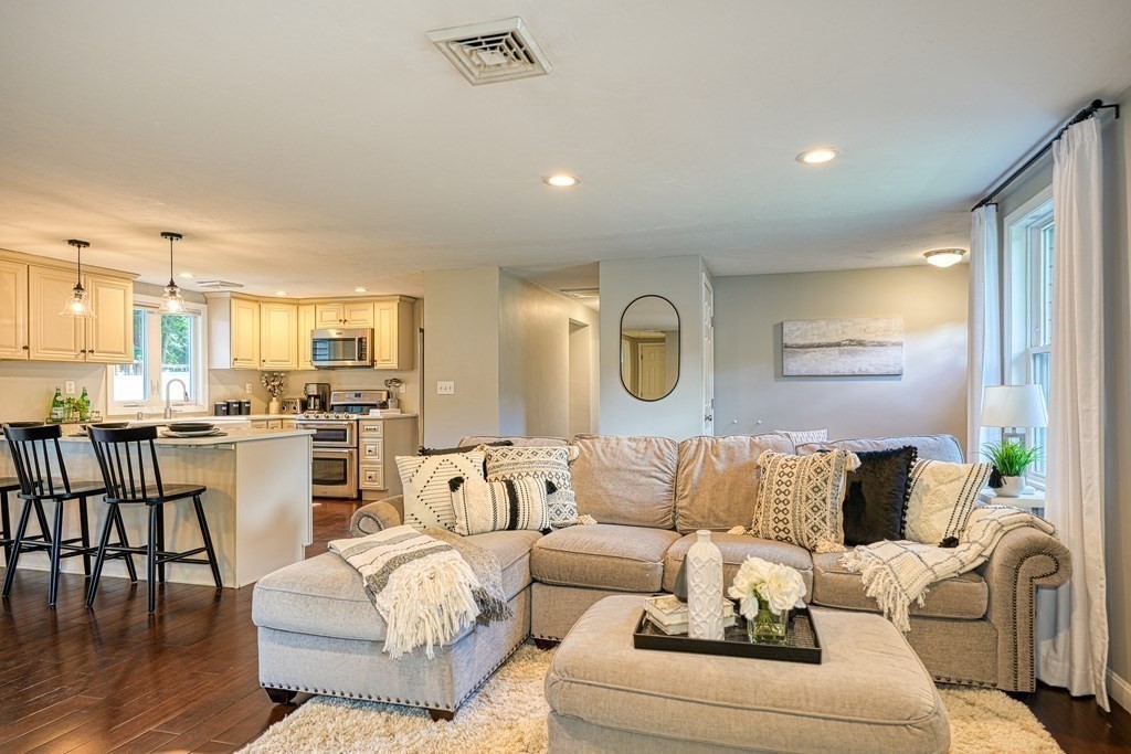 15 Wethersfield Road Natick, MA 01760 - Photo 8 of 39