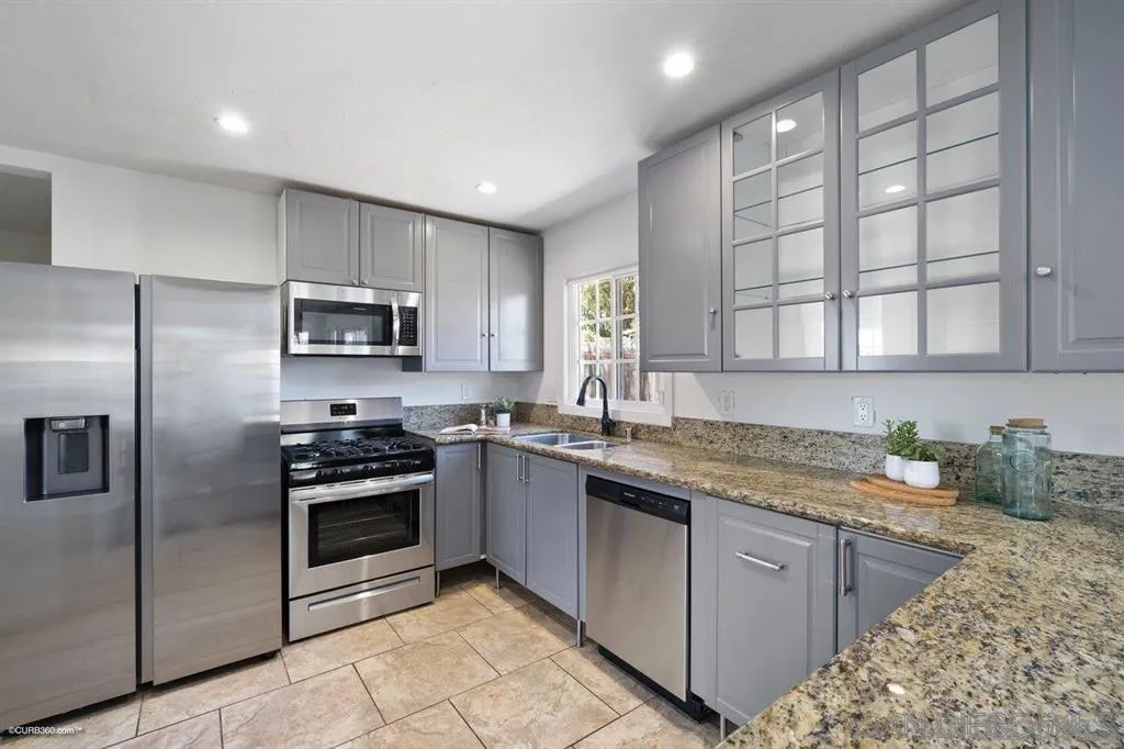 1296 Cresthill Road El Cajon, CA 92021 - Photo 9 of 35 Gallery Image 9