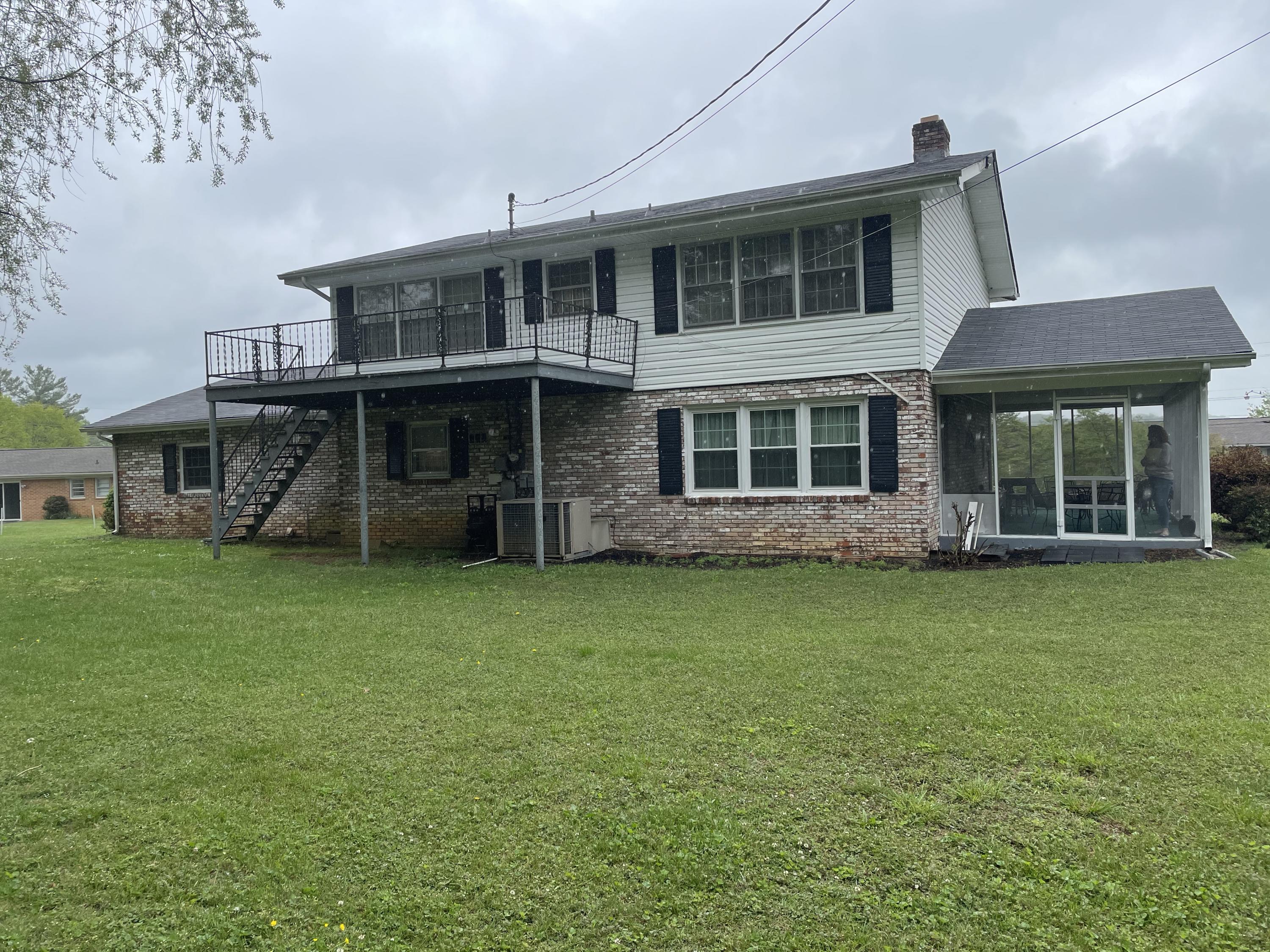 111 Edgefield Road Bristol, TN 37620 - Photo 16 of 16 IMG_1773
