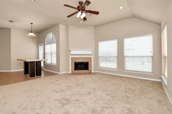 $2,450 | 2924 Perdido Bay Lane, Pearland, TX 77584