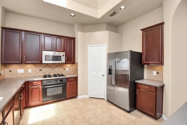 $2,450 | 2924 Perdido Bay Lane, Pearland, TX 77584