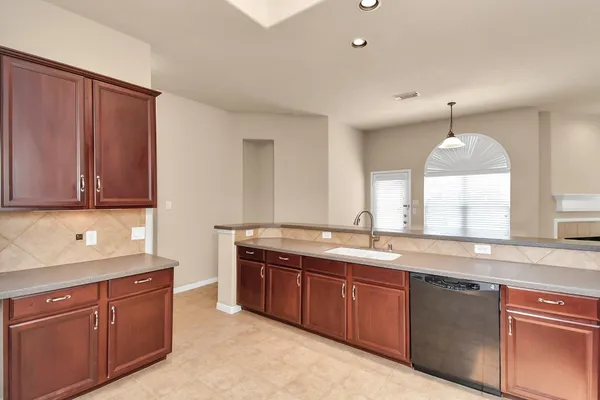 $2,450 | 2924 Perdido Bay Lane, Pearland, TX 77584