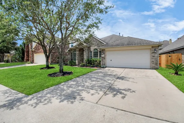 $2,450 | 2924 Perdido Bay Lane, Pearland, TX 77584