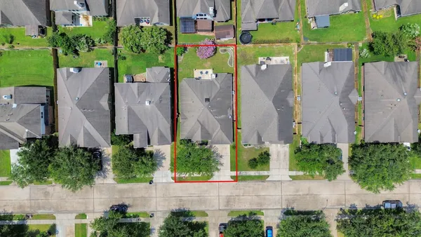 $2,450 | 2924 Perdido Bay Lane, Pearland, TX 77584