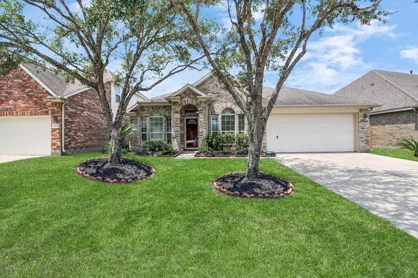 $2,450 | 2924 Perdido Bay Lane, Pearland, TX 77584
