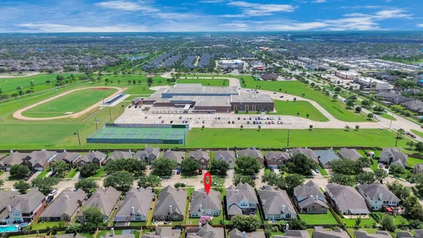 $2,450 | 2924 Perdido Bay Lane, Pearland, TX 77584