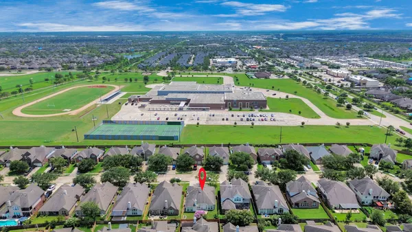 $2,450 | 2924 Perdido Bay Lane, Pearland, TX 77584