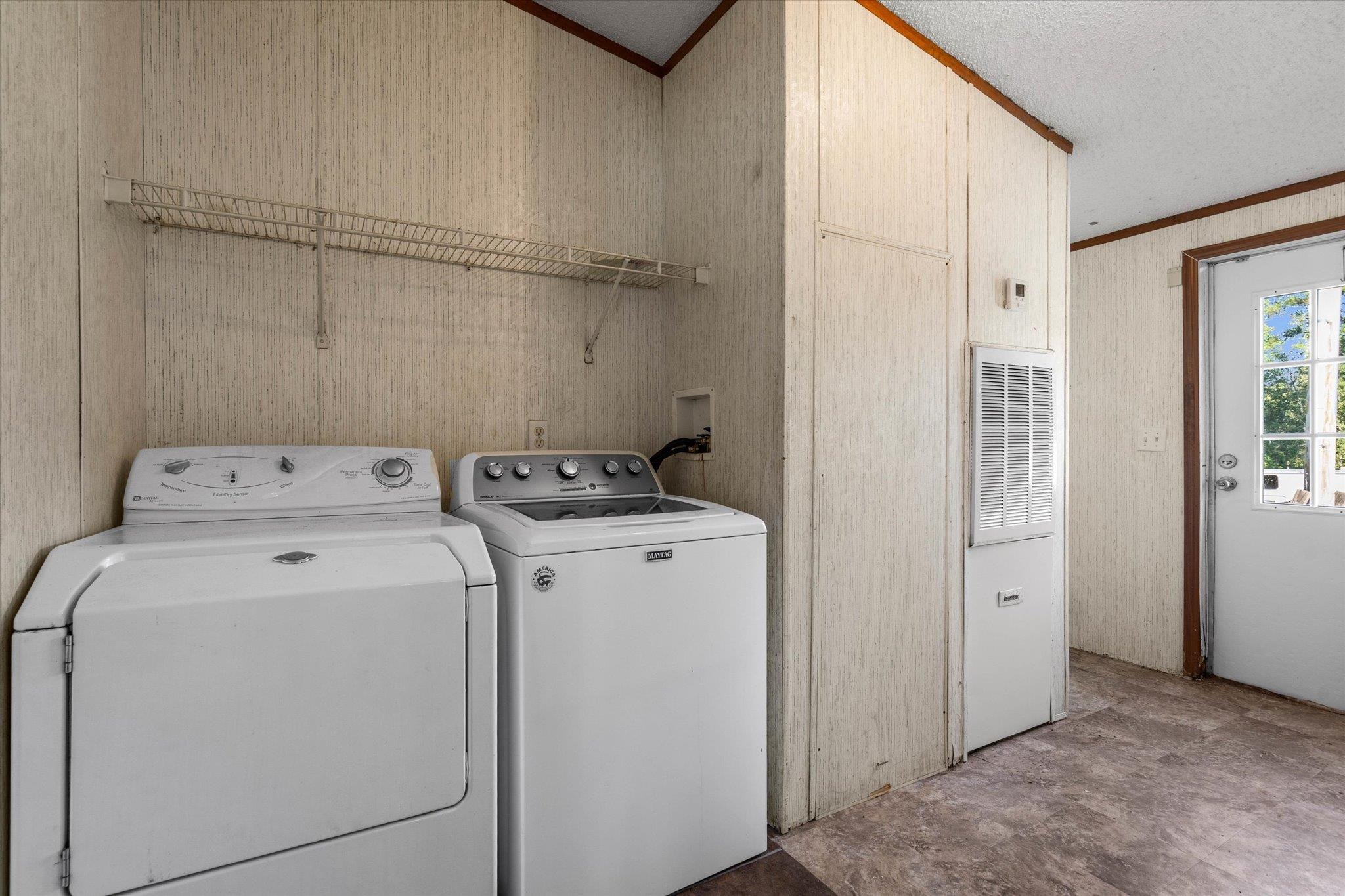 20897 Oak Ridge Drive Robertsdale, AL 36567 - Photo 18 of 22 Laundry