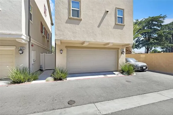 $4,850 | 14700 Sherman, Van Nuys, CA 91405
