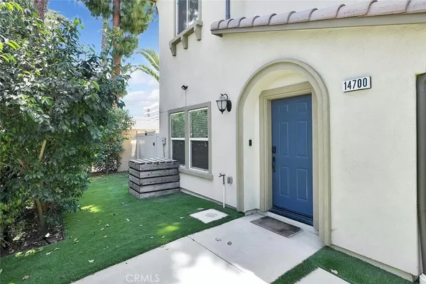 $4,850 | 14700 Sherman, Van Nuys, CA 91405