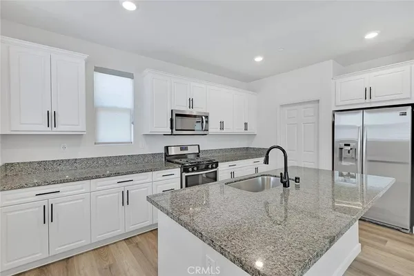 $4,850 | 14700 Sherman, Van Nuys, CA 91405