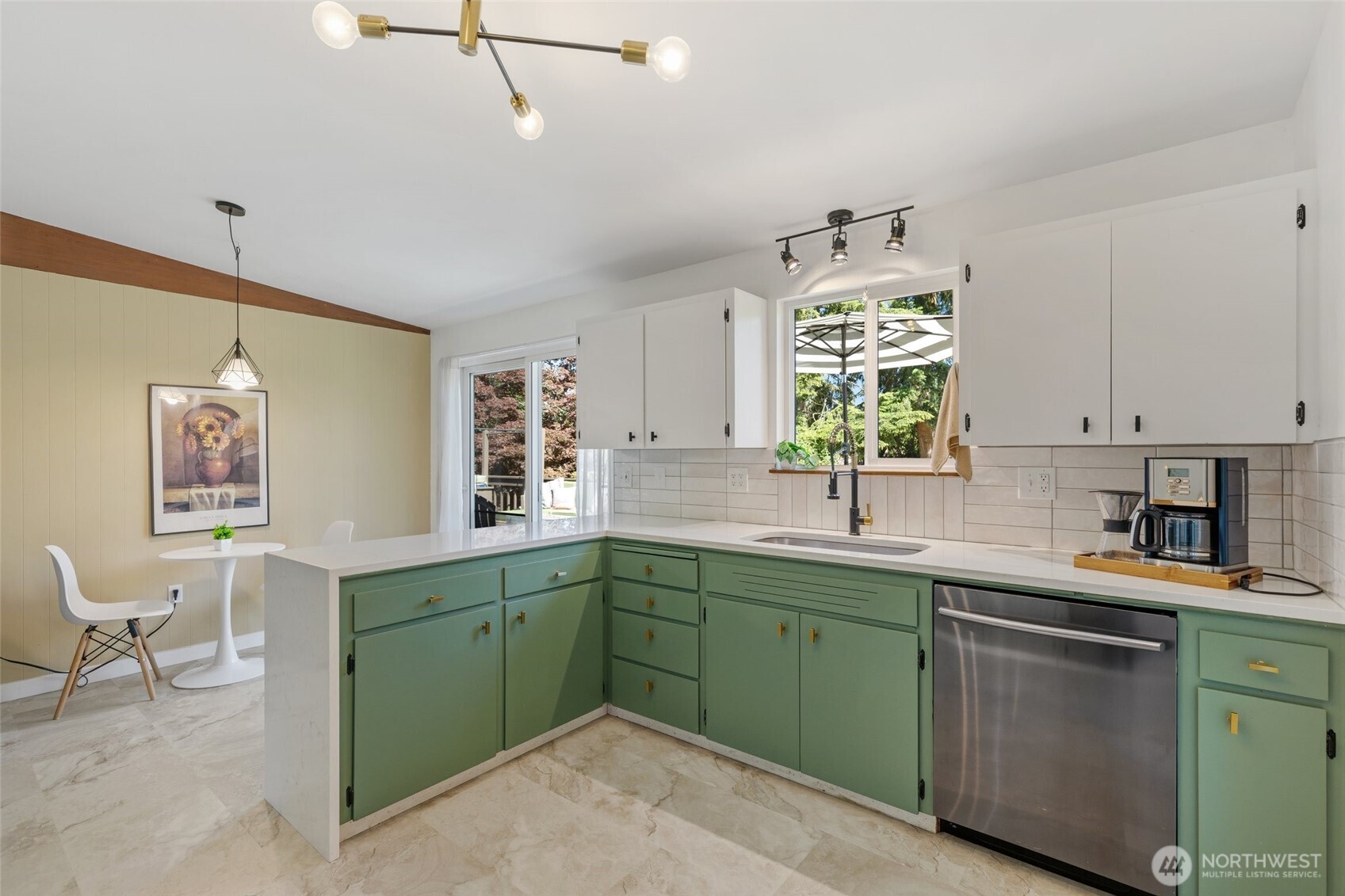 8707 Maple Lane Edmonds, WA 98026 - Photo 12 of 37
