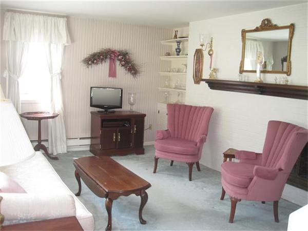 12 Hadley Road Methuen, MA 01844 - Photo 5 of 15 Gallery Image 5