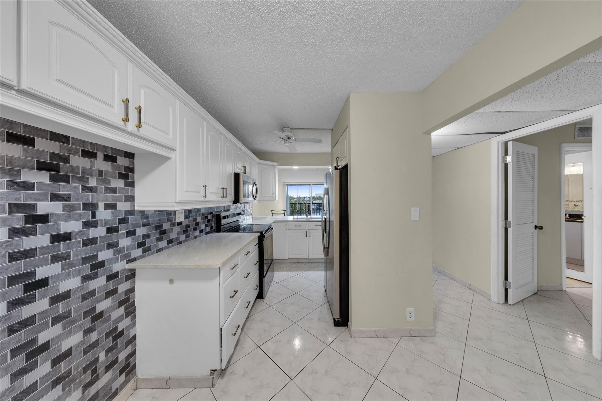 7 Royal Palm Way Boca Raton, FL 33432 - Photo 11 of 42 Photo 11