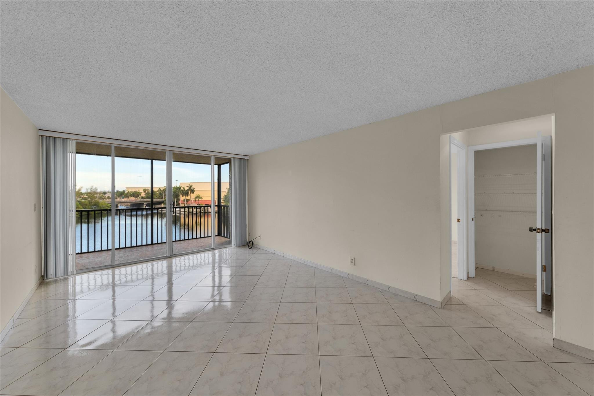 7 Royal Palm Way Boca Raton, FL 33432 - Photo 7 of 42 Photo 7